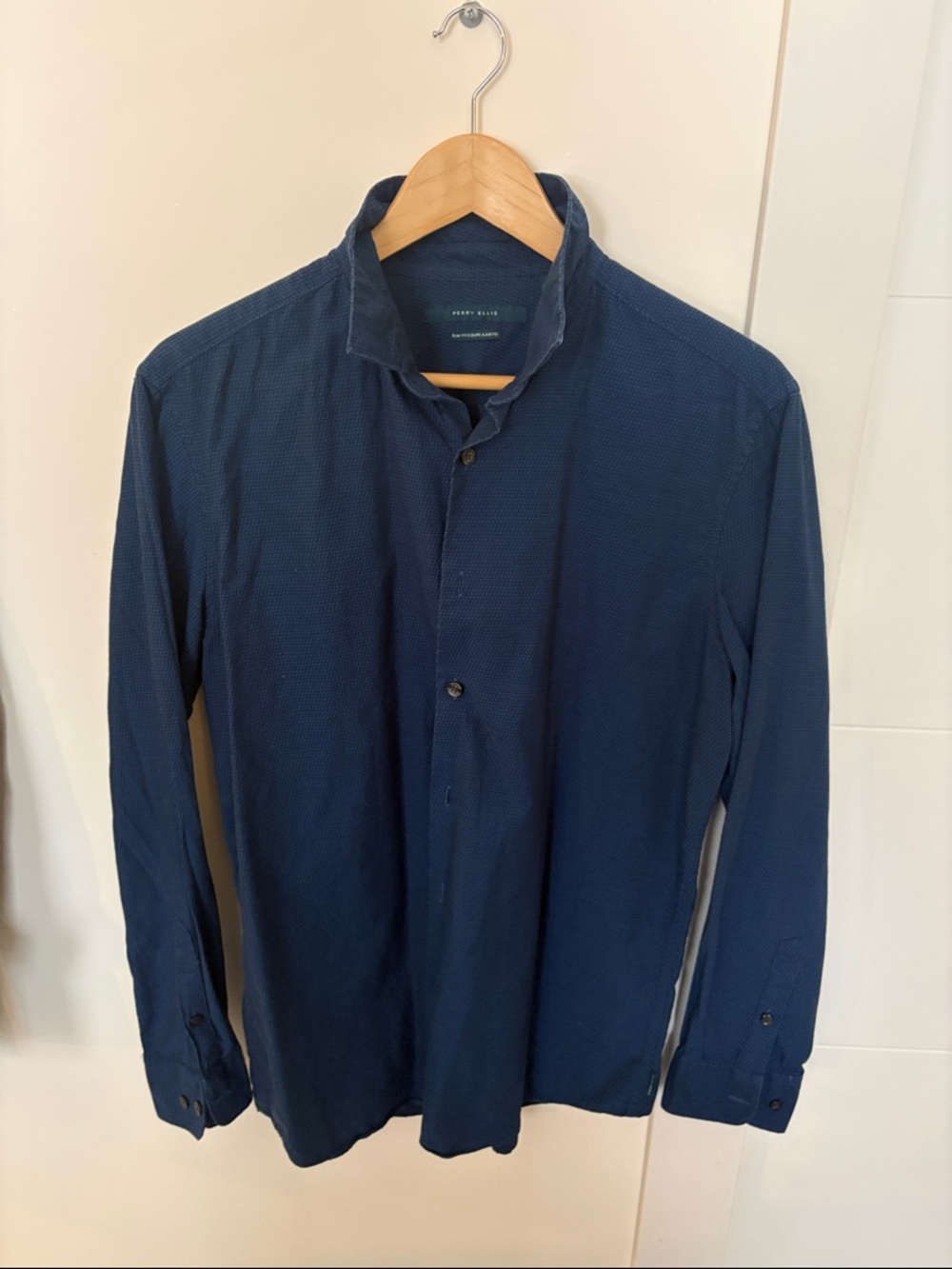 Perry Ellis Navy Textured Long-Sleeve Button-Down Shirt